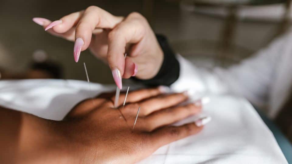 כיצד הדיקור הסיני תורם לבריאות?