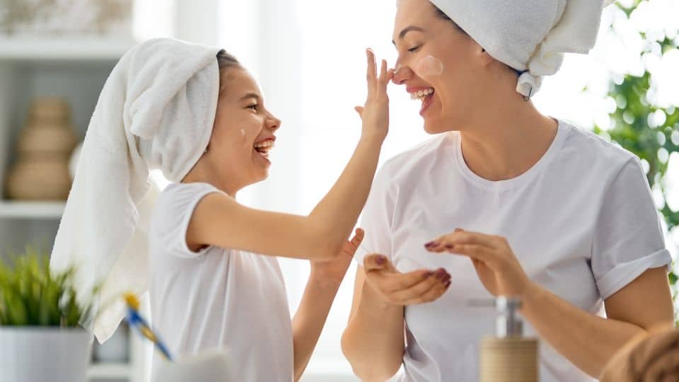 כשתגדלו תבינו: הכל על מוצרי הטיפוח לעור בוגר