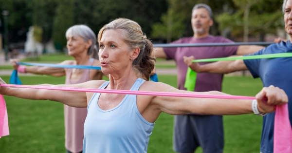 אנרגיה יומיומית בגיל 55+: איך להרגיש 10 שנים צעיר יותר